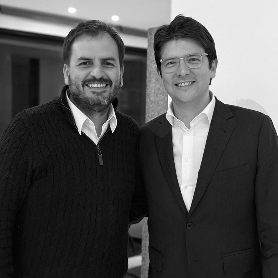 AForeroM's tweet photo. Adiós Miguel. Te quiero y te admiro.

Tu ejemplo nos seguirá inspirando y para que tu sacrificio no sea en vano trabajaremos con más amor por Colombia.

Le doy gracias a Dios por cruzar nuestros caminos, por bendecirme con tu amistad y le pido que nos volvamos a encontrar. https://t.co/OphubSbwOr