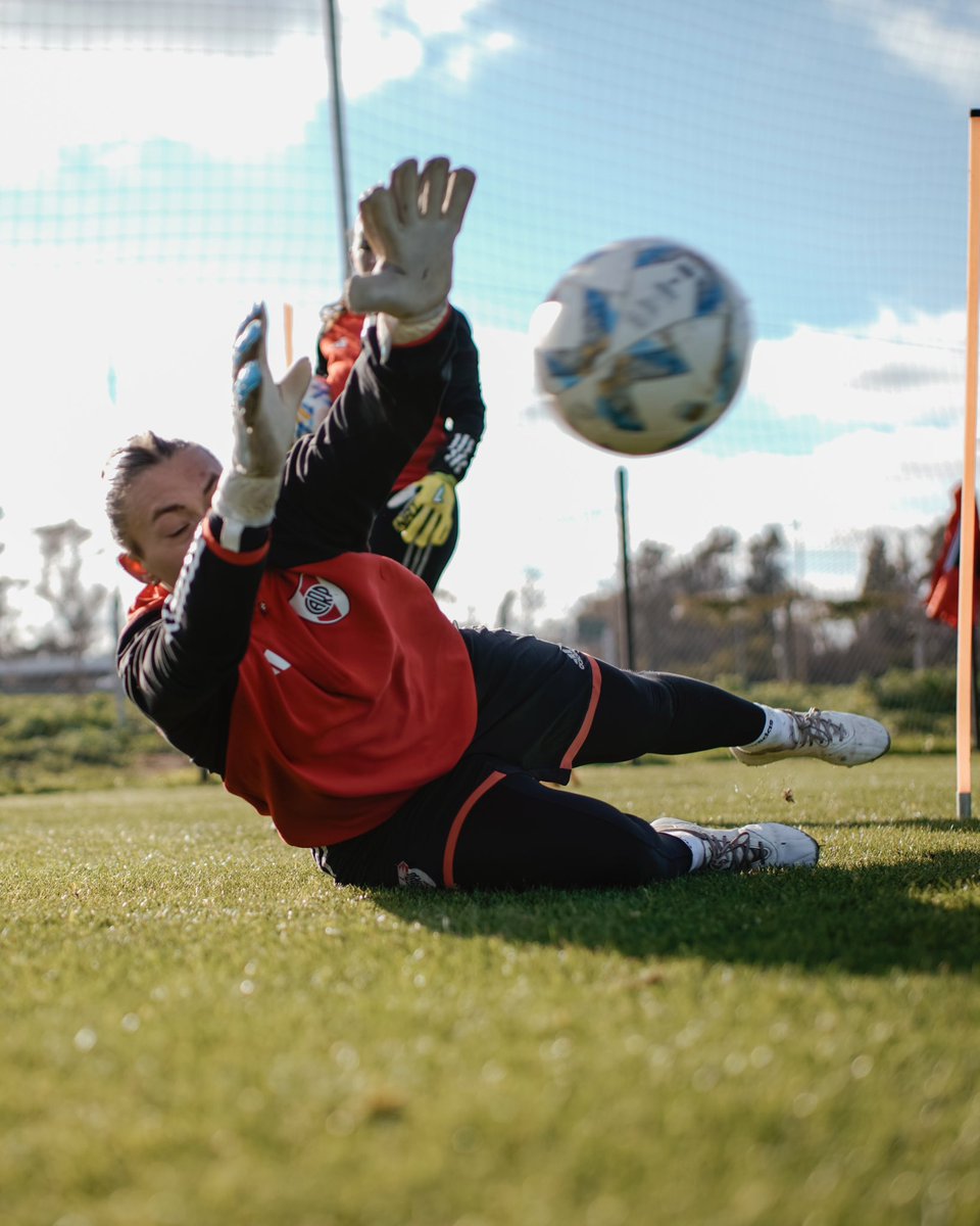 RiverPlateFem's tweet photo. 🧤❌⚽️ https://t.co/nevKnImdTu