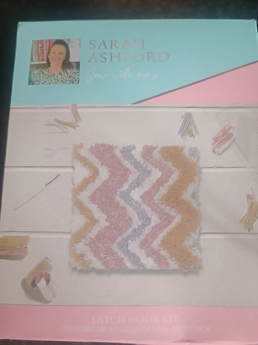 GleesonLoopykaz's tweet image. New craft project. Must be at least 25 years since I made a latch hook piece.
#LatchHook
#CraftTwitter