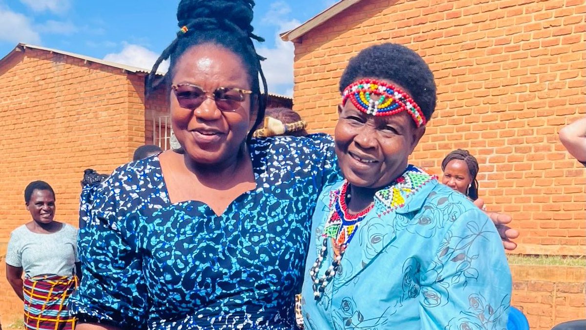 Deeply saddened by the news of Senior Chief Kachindamoto's passing.    Thank you mama for your tireless service.. for your unwavering love for girls &amp; for your unrelenting fight against child marriage. 

Your legacy lives on...  Rest in power Inkosi! #Malawi #EndChildMarriage