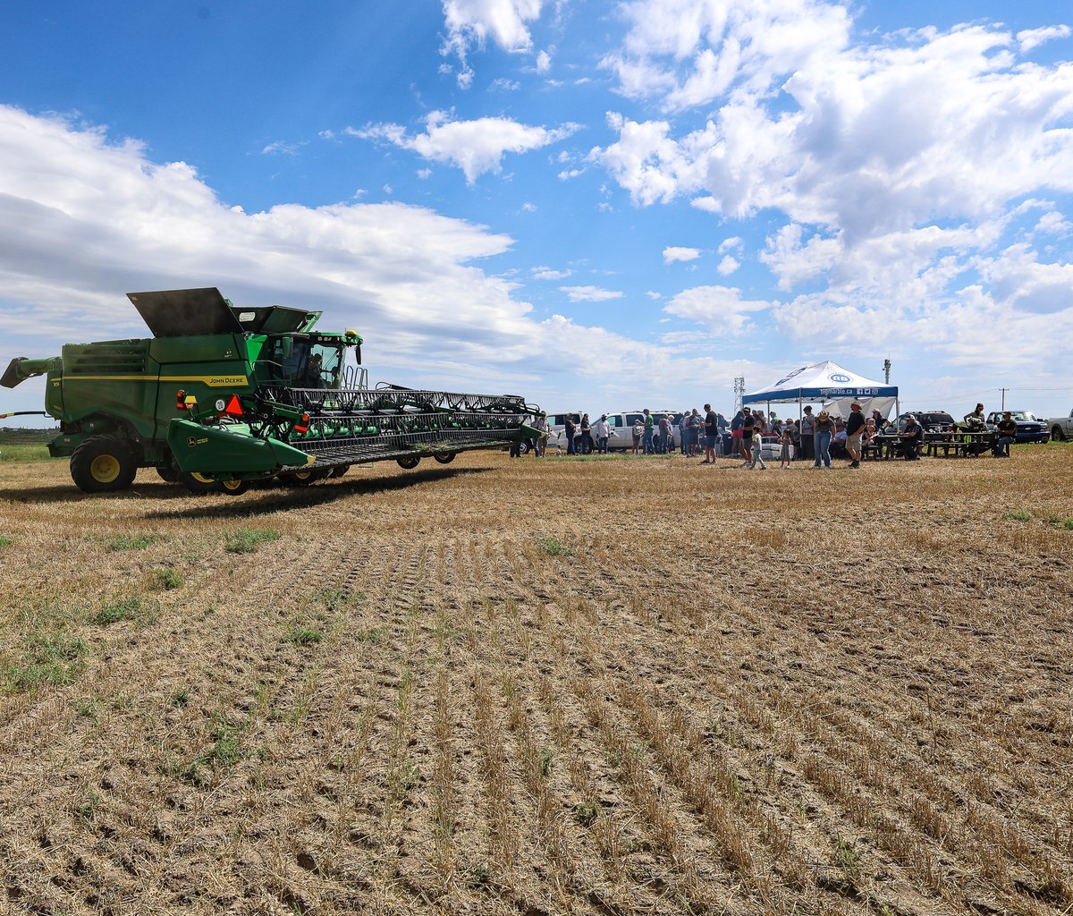 Western Tractor tweet media