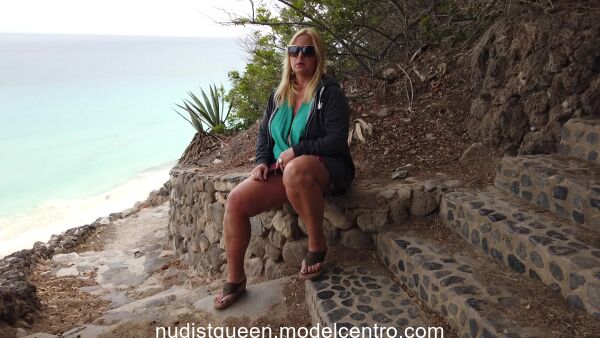 Watch NudeChrissy's leaked NSFW photo on TwXstars