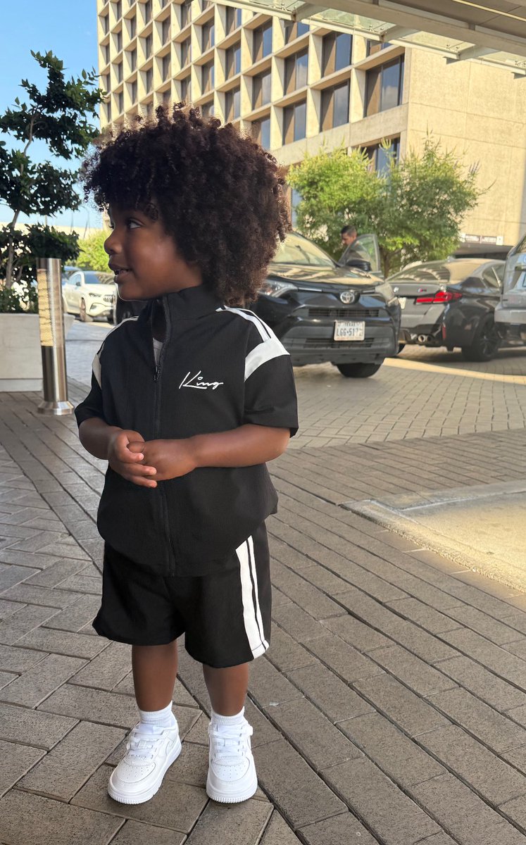 AsiaKai_'s tweet photo. My son be fresh asl 🧼 https://t.co/VBk1kwsUFh