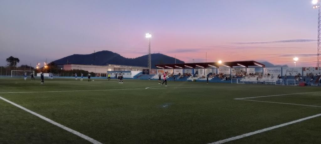 A very pleasant evening the heat of Mallorca at UE Alcudia 🇪🇸. 

<a href="/CEConstancia/">CE Constància</a> from Inca were the visitors for a pre-season friendly.  End result 1-1.  Visitors hit post numerous times in 2nd half. 

Both will play in Group 11 of Tercera Federación for 25/26 season.  (5th tier)