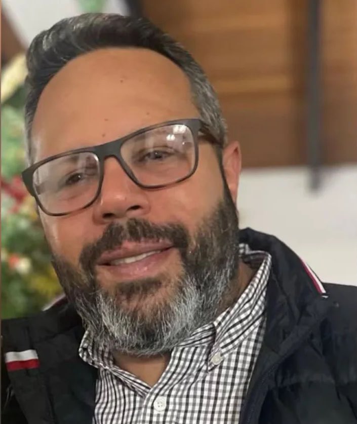 RHelicoide's tweet photo. Rafael Tudares lleva más de 200 días desaparecido. Está incomunicado, sin fe de vida, sin defensa, usado como rehén político. #NoLosBorren #ElRodeoIEsTortura https://t.co/cL98iYEP9d