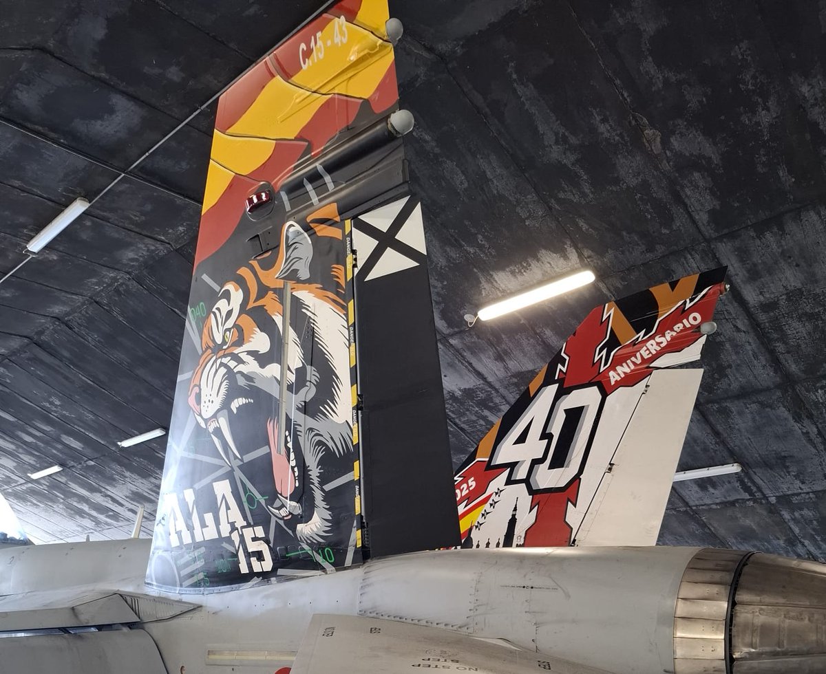 España en Islandia (@embespislandia) on Twitter photo 🇪🇸🤝🇮🇸 Visita a los 122 efectivos del <a href="/EjercitoAire/">Ejército del Aire y del Espacio</a> en #Keflavik.
España reafirma su compromiso con la <a href="/NATO/">NATO</a> con el 1er despliegue de 6 F-18 del Ala 15 (40º aniversario) en Islandia para proteger el flanco norte aliado.
🙏Gracias por su servicio👏<a href="/EMADmde/">Estado Mayor Defensa 🇪🇸</a> <a href="/EjercitoAire/">Ejército del Aire y del Espacio</a> <a href="/MAECgob/">Ministerio de Asuntos Exteriores, UE y Cooperación</a> 🇪🇸🤝🇮🇸 Visita a los 122 efectivos del <a href="/EjercitoAire/">Ejército del Aire y del Espacio</a> en #Keflavik.
España reafirma su compromiso con la <a href="/NATO/">NATO</a> con el 1er despliegue de 6 F-18 del Ala 15 (40º aniversario) en Islandia para proteger el flanco norte aliado.
🙏Gracias por su servicio👏<a href="/EMADmde/">Estado Mayor Defensa 🇪🇸</a> <a href="/EjercitoAire/">Ejército del Aire y del Espacio</a> <a href="/MAECgob/">Ministerio de Asuntos Exteriores, UE y Cooperación</a>