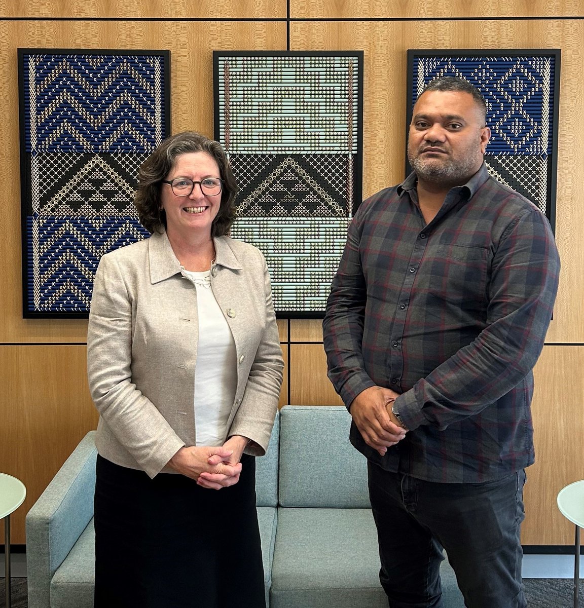La consule générale était ravie de rencontrer Milakulo Tukumuli, président de L’Eveil Océanien. Les discussions ont porté sur l’actualité politique, économique et sociale du territoire.