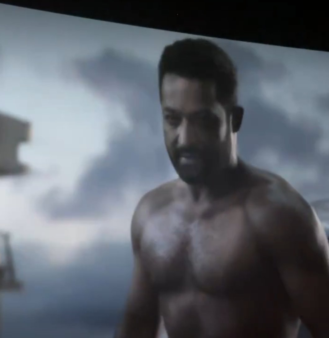 Rajasek2002's tweet photo. Orey entra ungamma South mass hero raa entra ee vfx 
#DisasterWar2 
#FanBaseLessNTR https://t.co/XnUeIGTaNf