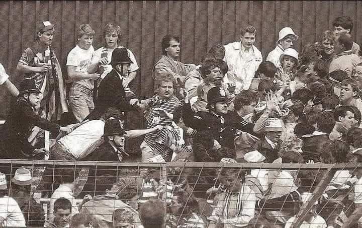 SparkAlistair's tweet photo. #Tottenham - #glasgowrangers 1986/87
#TottenhamHotspur #TottenhamHotspurfc #Spurs #THFC #London #rangers #GRFC #glasgow #scotland #Football #footballhooligans  #footballculture #terraceculture #culture #hooligans #fashion #lifestyle  #life #style #travel #explore #80s https://t.co/8nthB7hh5T