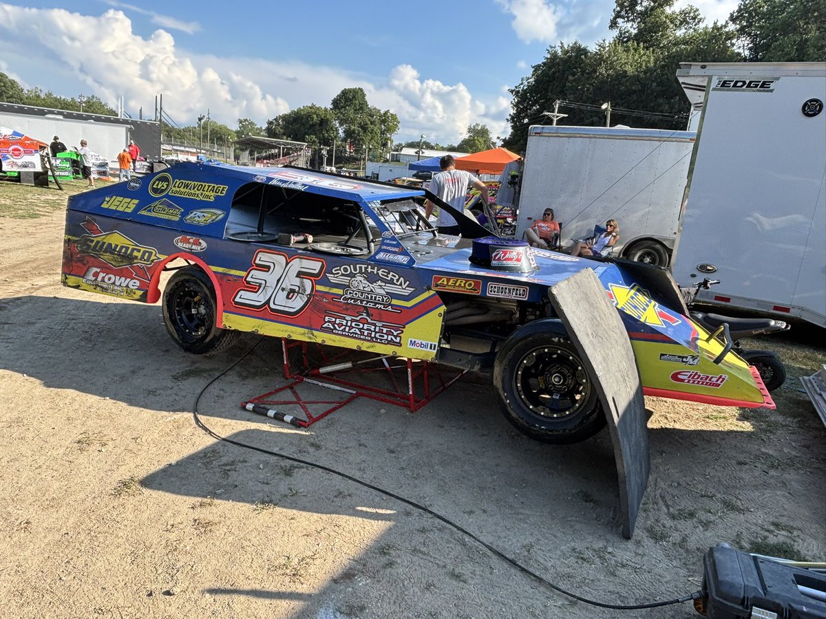 World of Outlaws Late Models (@woolatemodels) on Twitter photo When <a href="/DIRTcarRacing/">DIRTcar Racing</a> UMP Modifieds are on the card half an hour from St. Louis, you know you're in for a <a href="/Kenny_Wallace/">Kenny Wallace</a> sighting 🫡 When <a href="/DIRTcarRacing/">DIRTcar Racing</a> UMP Modifieds are on the card half an hour from St. Louis, you know you're in for a <a href="/Kenny_Wallace/">Kenny Wallace</a> sighting 🫡