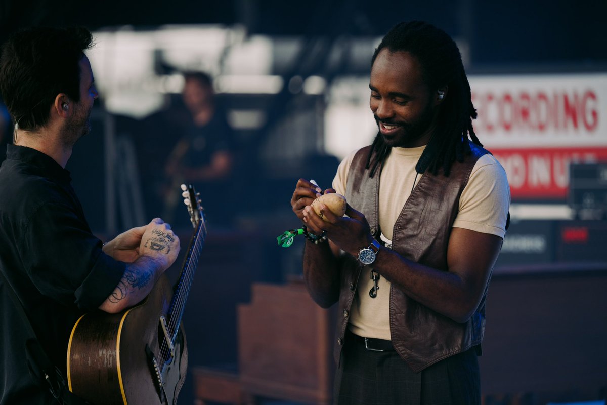 Signed a potato at <a href="/OutsideLands/">@outsidelands</a> ✅ 
What a summer?! 
📸 by the great Jordan Hughes