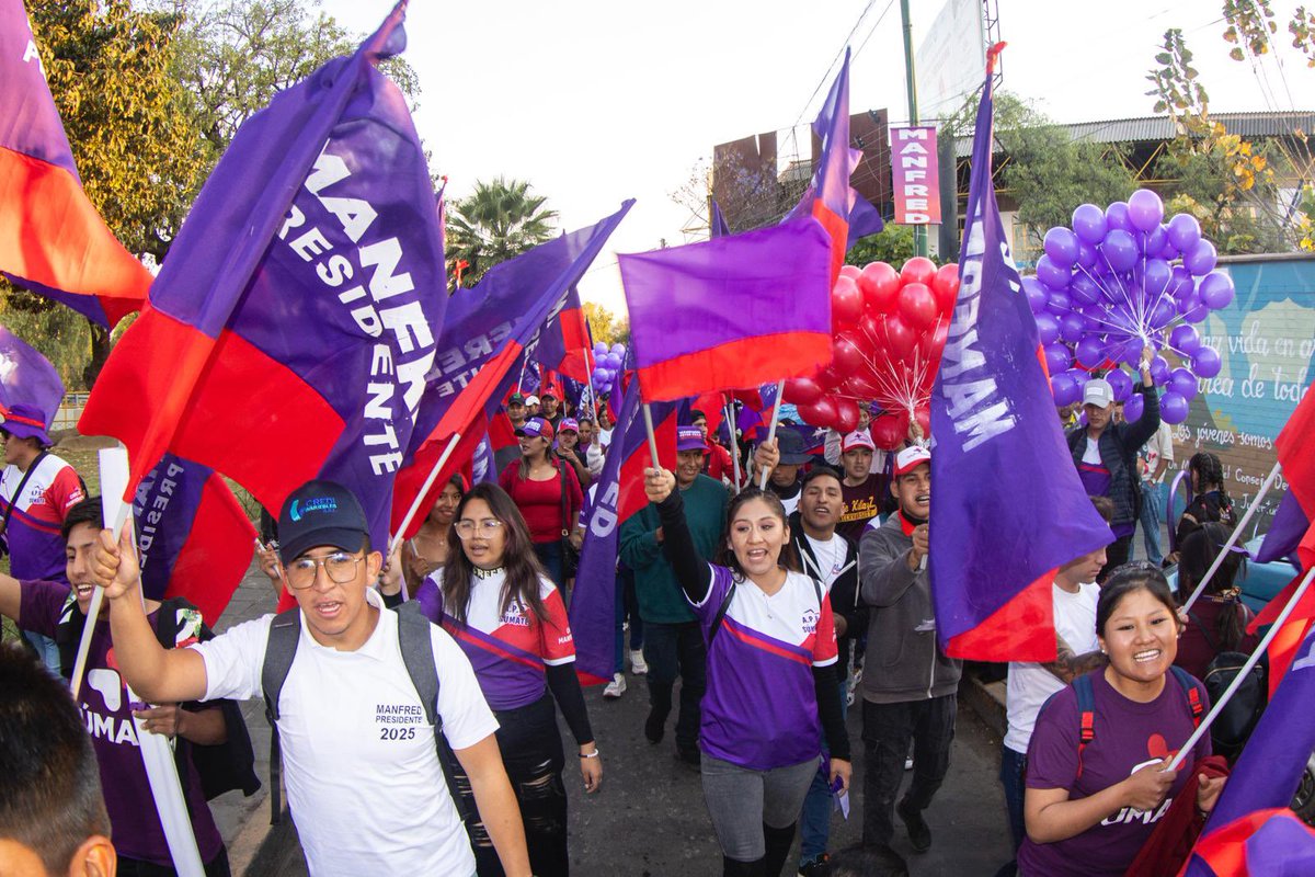 SumateBolivia's tweet photo. 🤩¡Lleno total en nuestro arranque de cierre de campaña en Cochabamba! 💜

#ManfredPresidente #VotaMorado #VotaManfred #Bolivia #Cochabamba #LaFuerzaDelPueblo #HastaLaVictoria https://t.co/cse1XygcJ9
