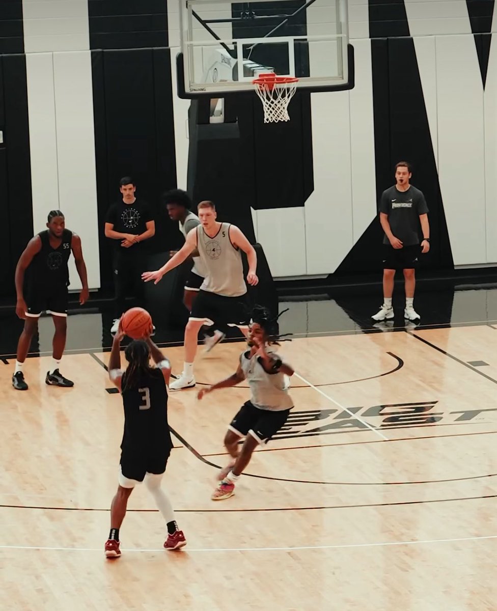 FriarFlashbacks's tweet image. Kim English interviewed by Kevin Stacom:

"All of our transfers, incoming guys, they've been who we thought they are.” 

"Now it's integrating them to become us. The shared purpose, how we respond, we handle adversity,  we handle success."

#PCBC #PCBB #Friars
(golocalprov)