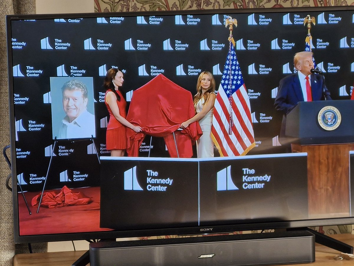 Delighted to see British actor  Michael Crawford given an award from the Frank Spencer of America.