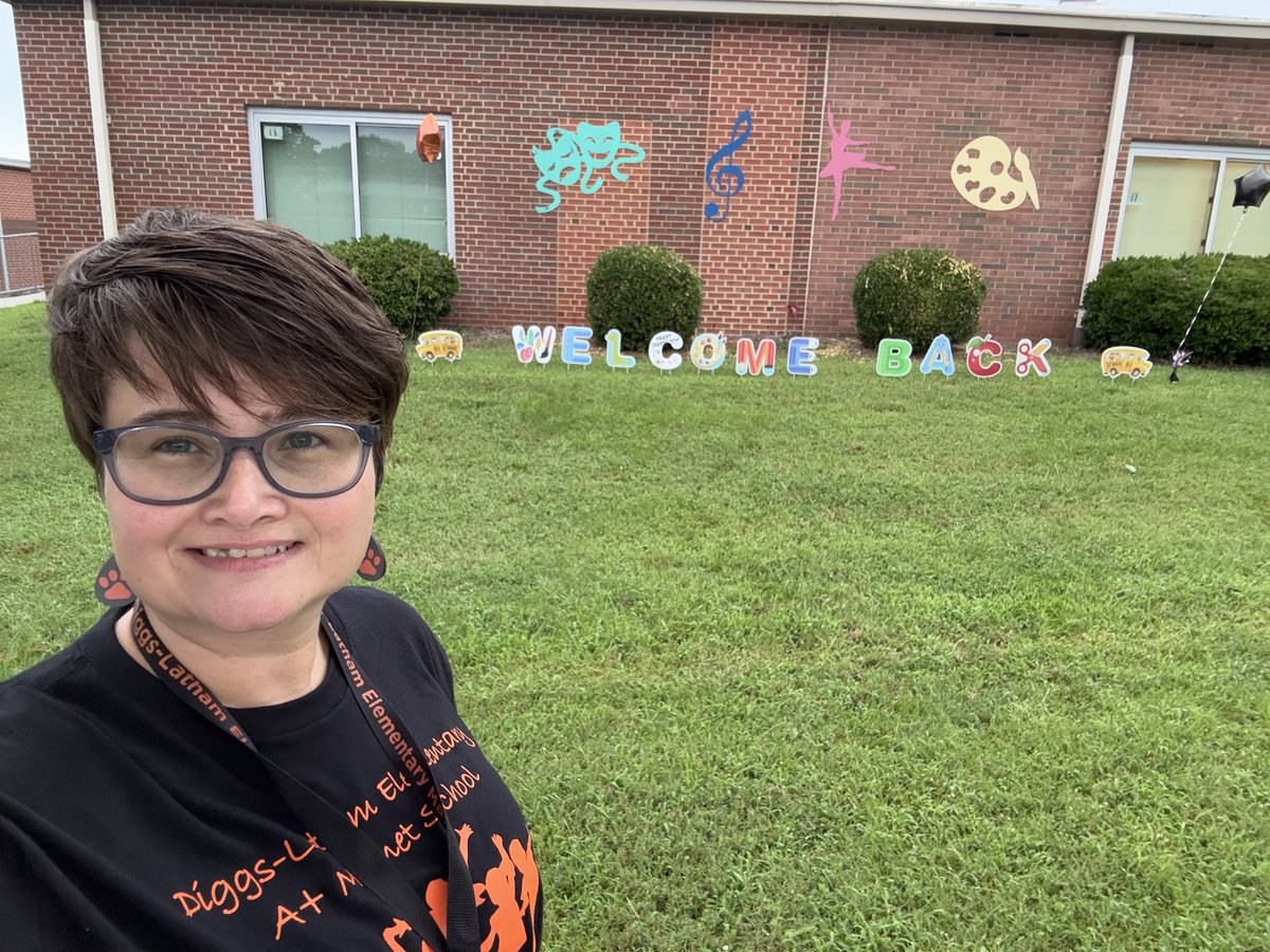 DLESMagnetCoord's tweet photo. It’s the 1st Day of School of my 22nd year in education! #WSFCSDLES #WSFCSBacktoSchool #WSFCSFirstDayPhotos https://t.co/zfayIGeHbZ