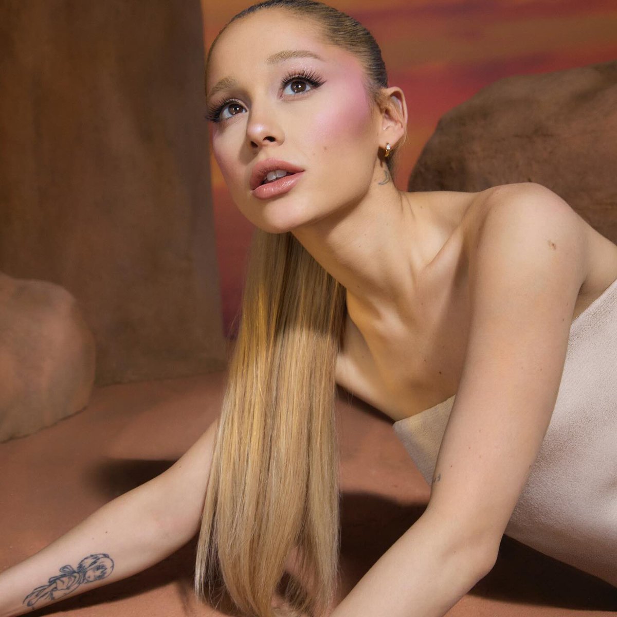 swwtenr's tweet photo. AG for @rembeauty https://t.co/ERGVtYbs2F