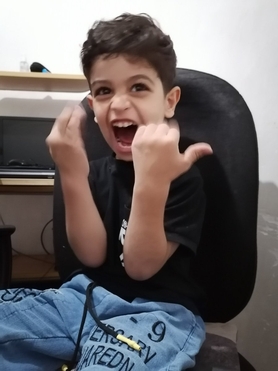 خردمندِ ساده tweet media