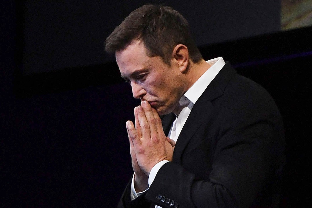 teslaxander's tweet photo. Was ist, wenn dieser Mann,  der wiederverwendbare Raketen erfand, der Elektrofahrzeuge berühmt machte, die Technologie für autonomes Fahren erfand, der Gehirn-Computer-Schnittstellen entwickelt, Tunnel grub, OpenAI und PayPal gründete …

…  was, wenn er kein Idiot ist?

Was wäre, wenn wir tatsächlich zuhören sollten, was dieser Typ sagt, und darüber nachdenken sollten?