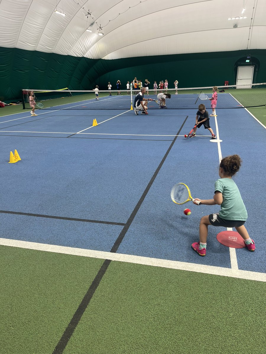 🎾Day 18 of Summer Camps

👩🏾‍🤝‍👩🏼44 children

🔵6 U5’s
🔴16 U8’s
🟠11 U10’s
🟢11 U12’s

👩🏻‍🤝‍👨🏾Making FRIENDS

🎾Anyone for DOUBLES?

ℹ️Want to book a place? Follow the link below:

bridgendtennisclub.com/pages/eventlis…

#CommunityClub #awardwinning #tenniscoaching #holidaycampsforkids