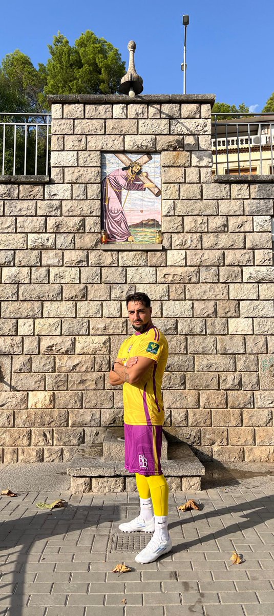Atco_Jamilena's tweet photo. Cuando estemos lejos, 𝐞𝐬𝐭𝐚 𝐩𝐢𝐞𝐥 𝐲 𝐬𝐮𝐬 𝐜𝐨𝐥𝐨𝐫𝐞𝐬 𝐧𝐨𝐬 𝐫𝐞𝐜𝐨𝐫𝐝𝐚𝐫𝐚𝐧 𝐝𝐞 𝐝𝐨𝐧𝐝𝐞 𝐯𝐞𝐧𝐢𝐦𝐨𝐬 𝐲 𝐝𝐞 𝐝𝐨𝐧𝐝𝐞 𝐬𝐨𝐦𝐨𝐬...

El amarillo para nuestra segunda equipación. Echa un vistazo a sus detalles 🔍🛡💛 https://t.co/lKxP0Xa1Uw