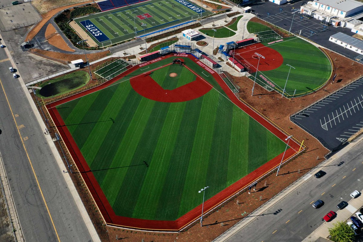 vpgrading's tweet photo. Pair the left-hand advantage with our high-performance artificial turf, and it's game over for your opponents! Happy #NationalLeftHandersDay to the 25% who play left with pride ⚾ #CaliSports https://t.co/3N1xxd7oi7