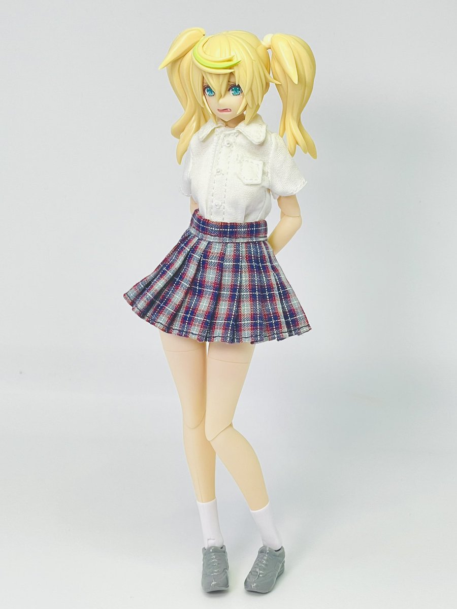 GinnLittle's tweet photo. 久しぶりのガールプラモ活動。
今頃創彩少女素体を手に入れたけどなかなか良いじゃない…
あと久しぶりにキャンドゥに行ったらメガミや創彩に使えと言わんばかりの1/12サイズの靴まであってビックリ。
良い時代になったものだなあ。 https://t.co/do11uWPfam
