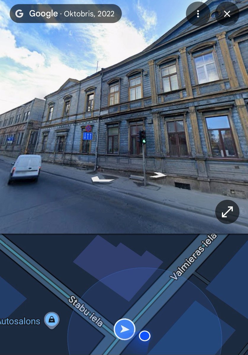 etaga's tweet photo. Nez, kam lai pasūdzās, tāpēc sākšu ar šo vietu un @RigasDome 
Vai jūs varētu, lūdzu, pastāstīt, kur un kāpēc jau diezgan ilgstoši pazudis šis luksofors stabu/valmieras krustojumā? Kādreiz bija uz abām pusēm, tagad palicis tikai tāds, kas no Stabu ielas puses vispār nav redzams. https://t.co/Ibra3pwcRH
