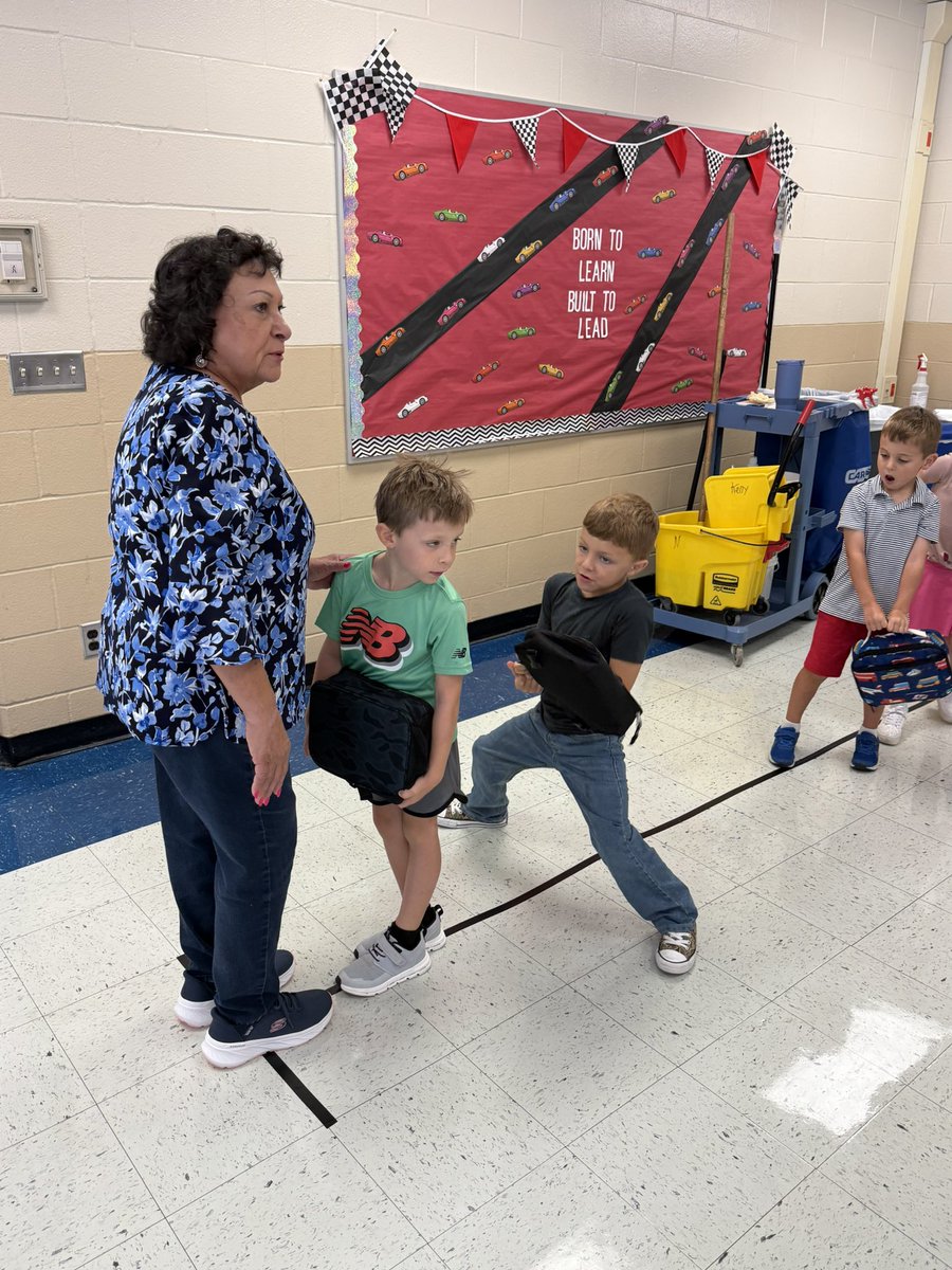 Helotes Elementary  tweet media