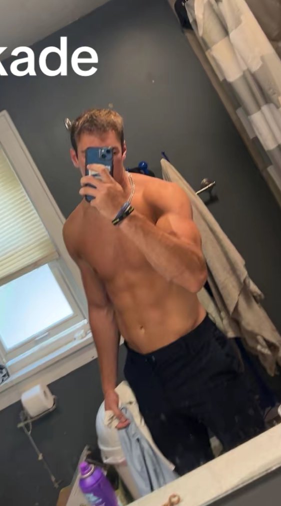 TikTokSlutBois's tweet photo. https://t.co/6FzcZ9gtCu