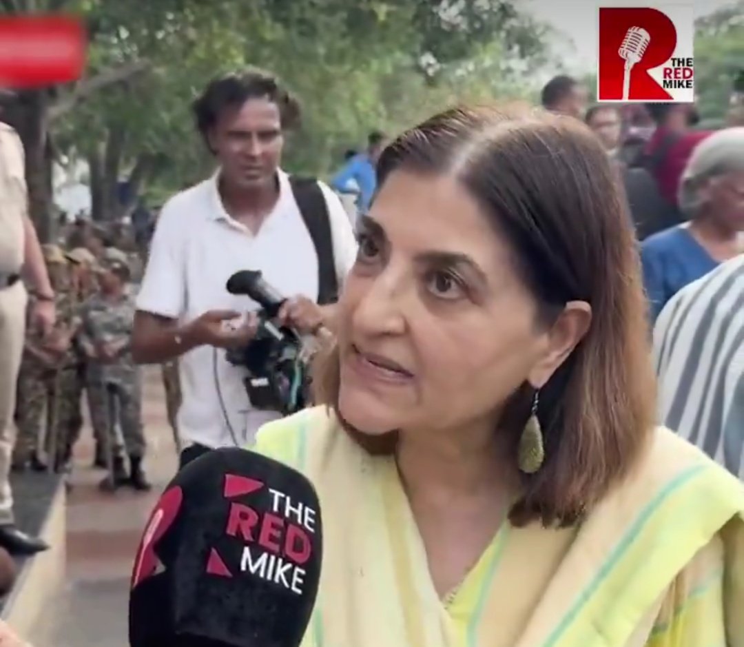NewsAlgebraIND's tweet photo. SHOCKING NEWS 🚨 Animal Activist Ambika Shukla claims Rabies is just a mild virus 😱

Two words for her ?

She said: "It is washed away with soap, it is so delicate. There are only few cases in India." 😳

FACT -- ⚡⚡

Rabies is a deadly virus spread through the bite or saliva of infected animals.

It attacks the brain and nerves, and is almost always fatal once symptoms appear.