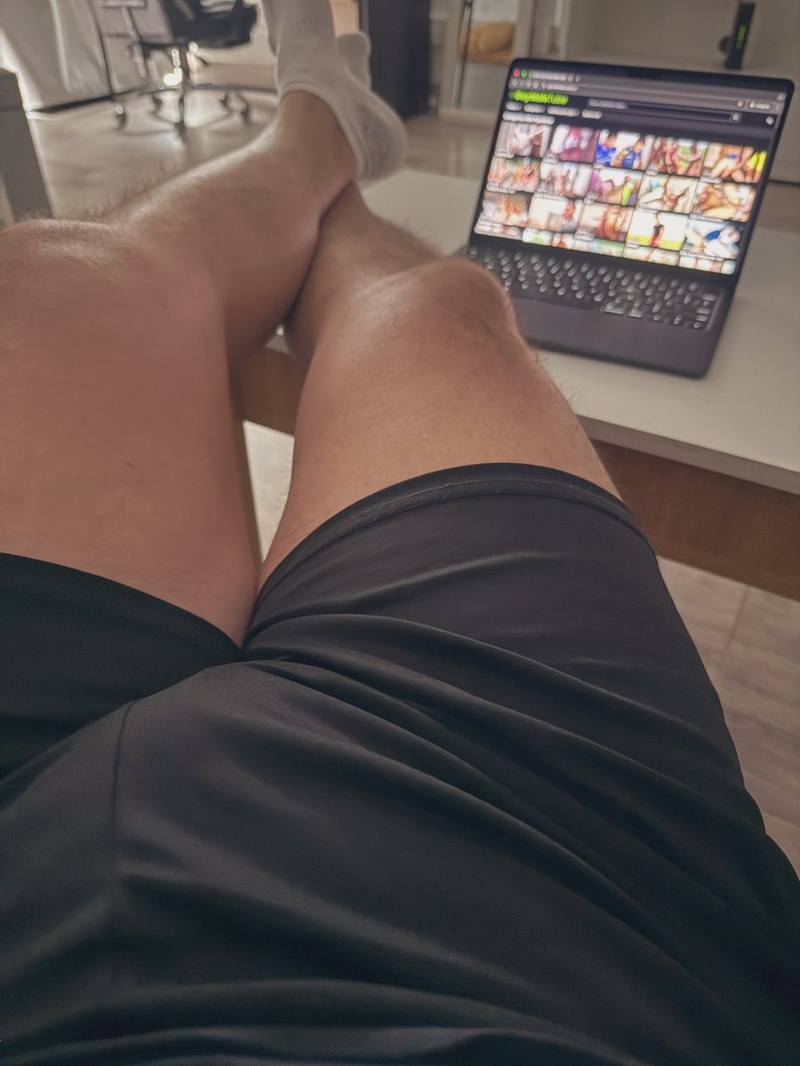 Quién por san telmo para hacer alguna ? 
.
.
#santelmo #oso #bear #bears #pajero #pajaamigo #pajacruzada #porno #gayporno