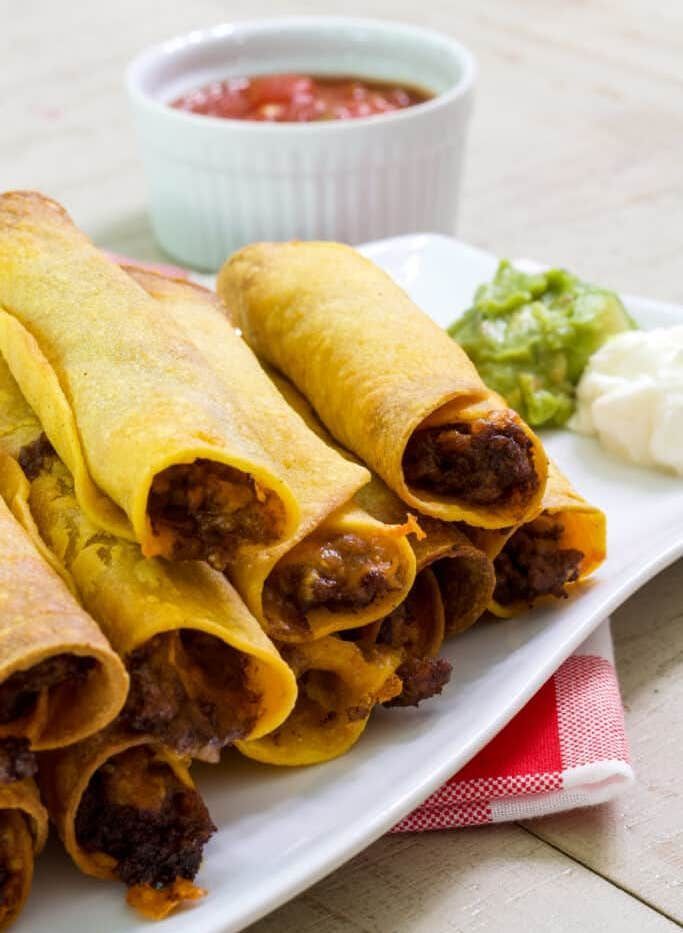 mindycancook's tweet photo. A super easy lunch, dinner, snack or app! Make your own Ground Beef Taquitos in the #AirFryer! ⇣ https://t.co/DvFaYXzodK
#easyapps #airfrying #easyrecipes #food #lunch #dinner #recipes #easyairfryer https://t.co/iyzQPVQfsp