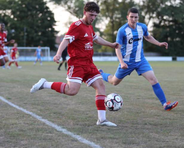 TobyRobins82958's tweet image. Staying focused, determined, motivated and hard working on the pitch ⚽️💪
#defender #rightback #leftback #centreback

📸@ClivePears22412