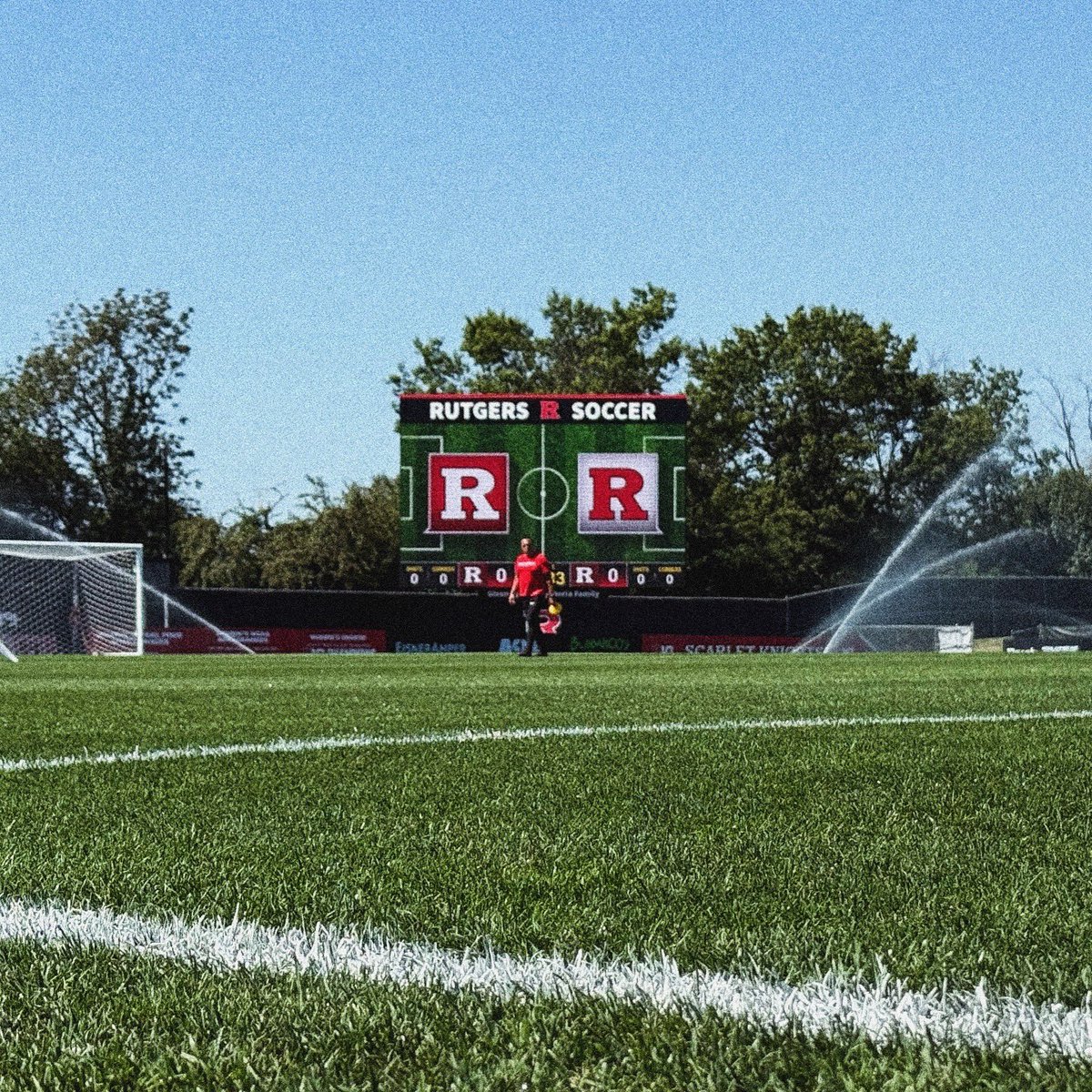 CTGProjectHQ's tweet image. Four days with @RUMensSoccer and @RUFieldHockey focused on leadership, teamwork, and getting 1% better every day.

Rutgers knows success on the field starts with developing the whole person off it.

#ChangingTheGame #BetterEveryday #CoachingAdvice