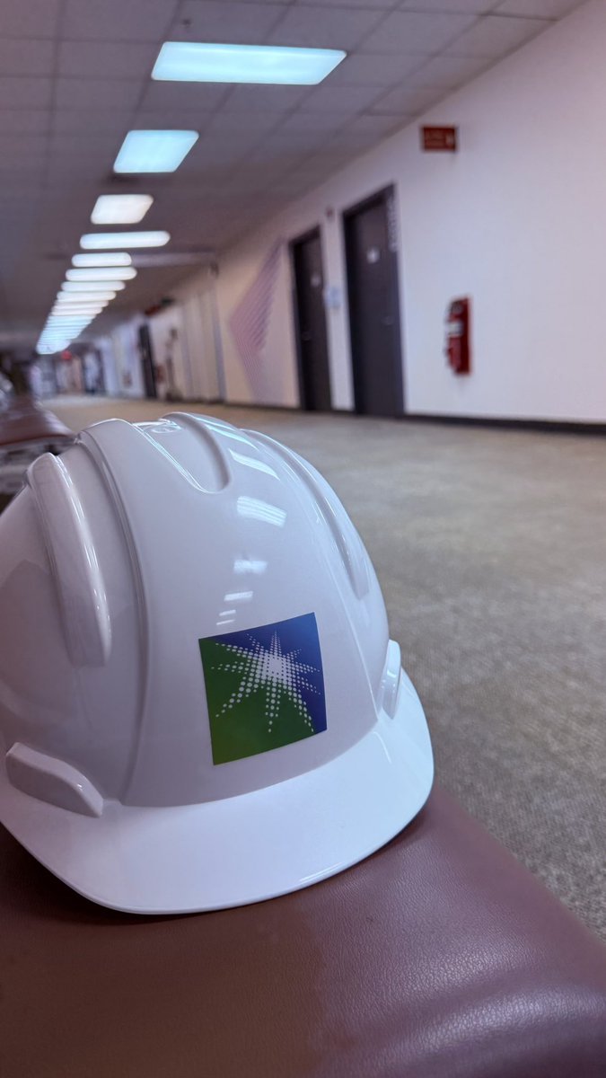 لين🪞 tweet media