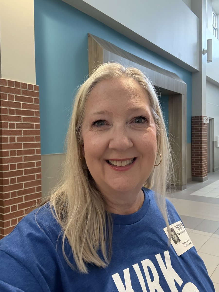 susanblowey's tweet image. The first day of school is a great day to volunteer! I wish all @CyFairISD @KirkElementary staff and students a wonderful year! #CFISDSpirit #KirkRoar #KirkCan