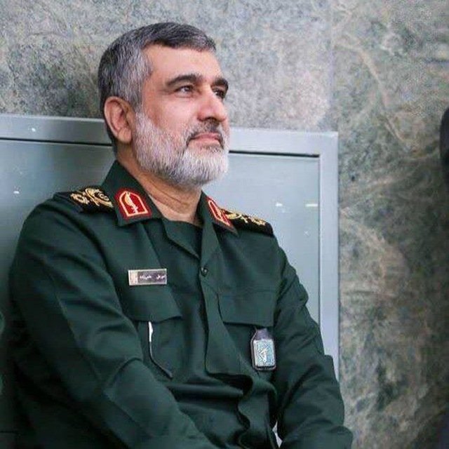 یه تأسی از سردار شهید امیرعلی حاجی زاده #عهد_میبندم که تا نفس دارم مدافع وطن باشم:)