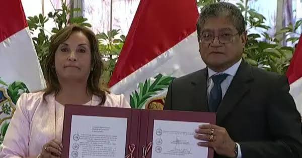 Los delincuentes y terroristas de la izquierda están convulsionando porque Dina Boluarte acaba de promulgar la ley de amnistía para FF. AA., PNP y comités de autodefensa