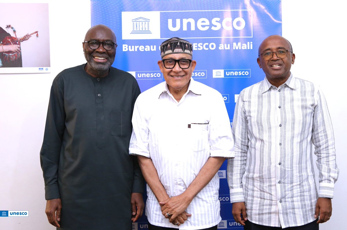 UnescoBamako's tweet photo. 🎉 Quand la paix, la mode et la culture s’unissent au Mali !
Ce 13 août, #Alphadi a été reçu à l’UNESCO par le Chef du Bureau et le Coordonnateur résident @k_diagne de @onu_mali
Objectif : faire le point sur #CaravaneAlphadi pour la Paix, les 15 et 16 août à #Bamako. https://t.co/QaFikWIcgr