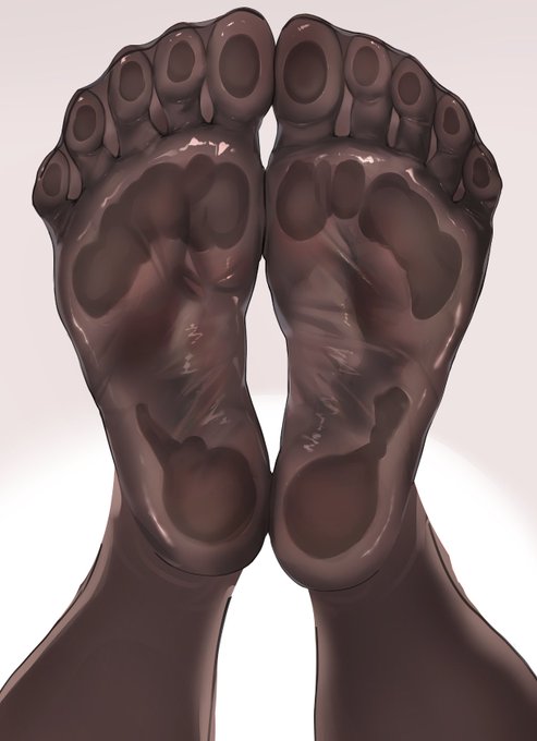 また足裏描いてる、、、 