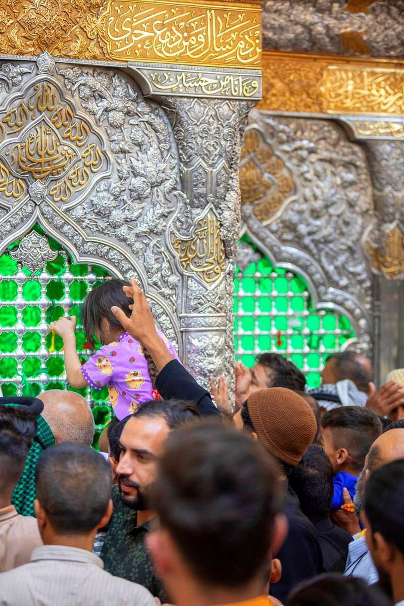 آقای‌امام‌حُسین‌جان
مرا‌درآغوش‌بگیر‌که‌این‌زخم‌ها‌عمیق‌اند
واستخوان‌هایم‌‌خسته ..💔!(:

#حب_الحسین_یجمعنا 
#قله_وحدت