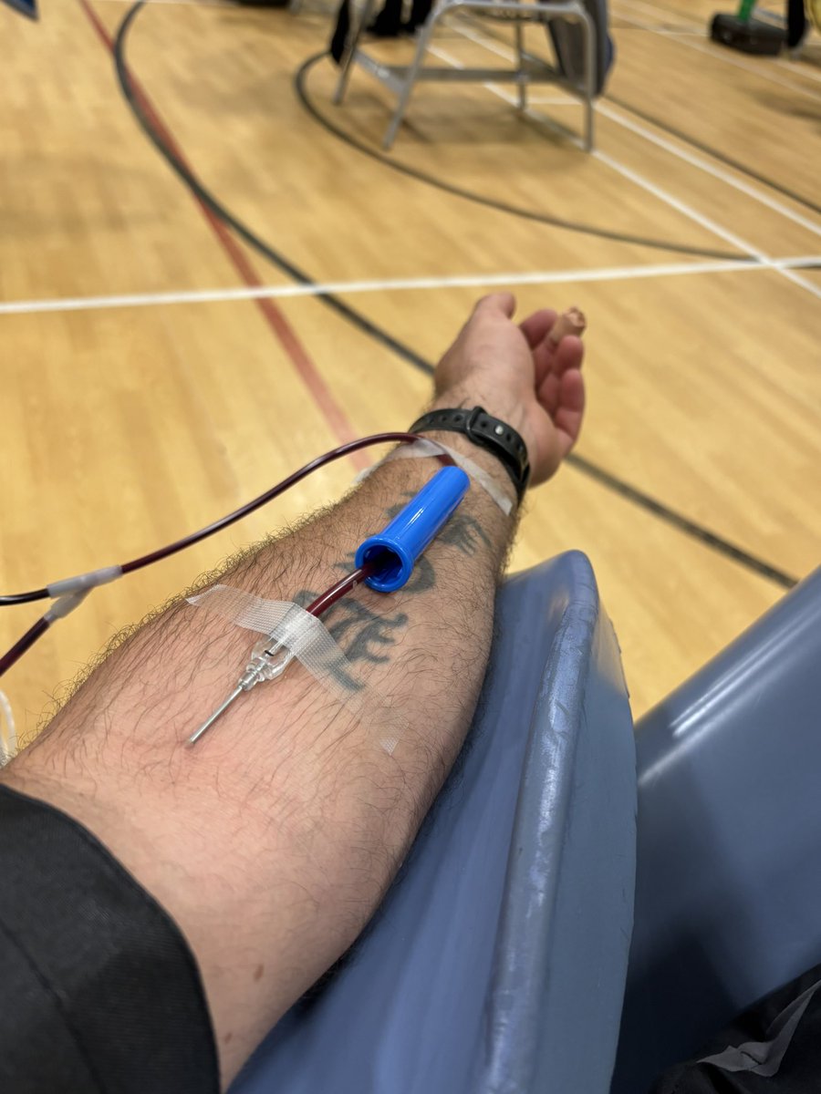 Donation number 10 for my Ro brothers &amp; sisters! 😎 🩸 

#GiveBlood