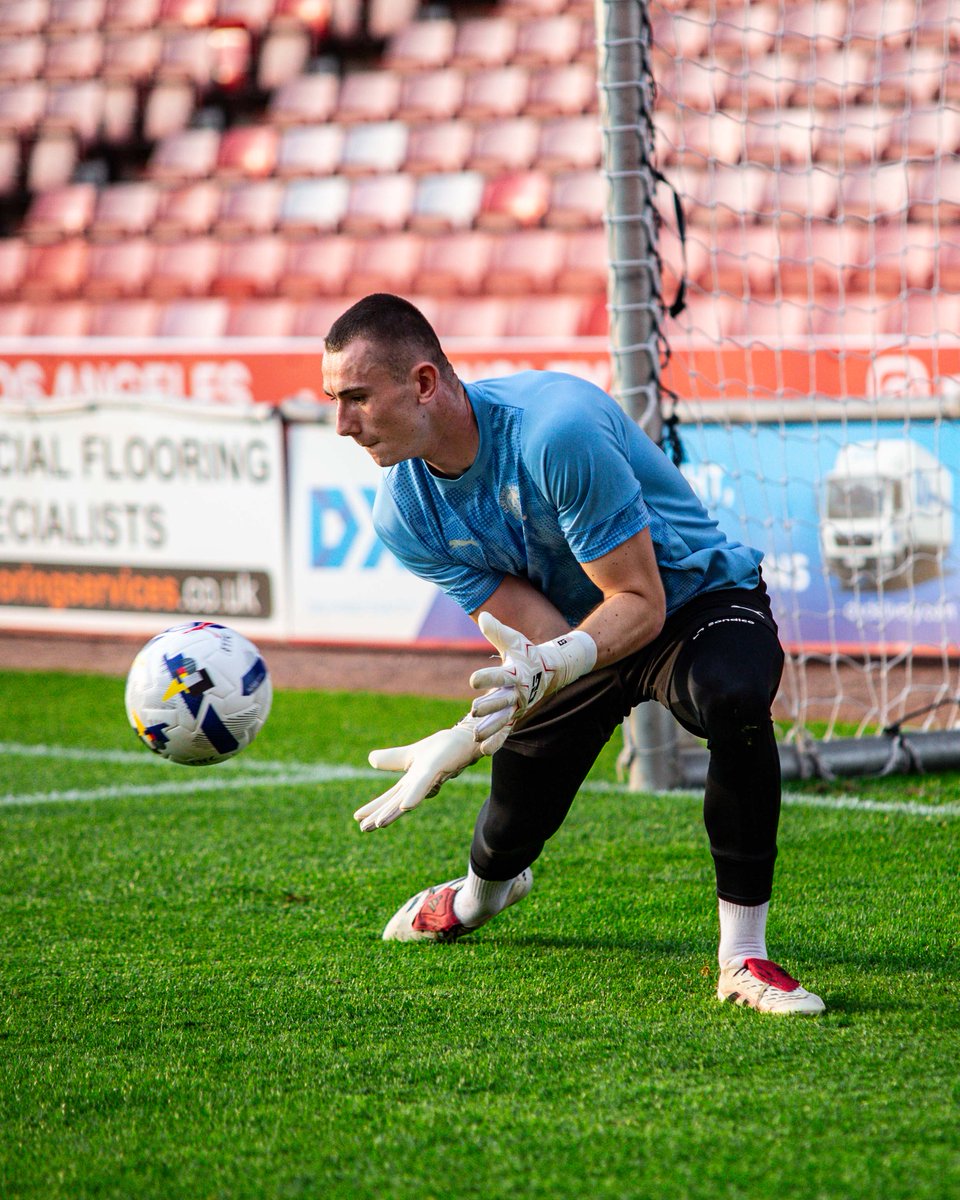 Back in between the sticks. 🥅