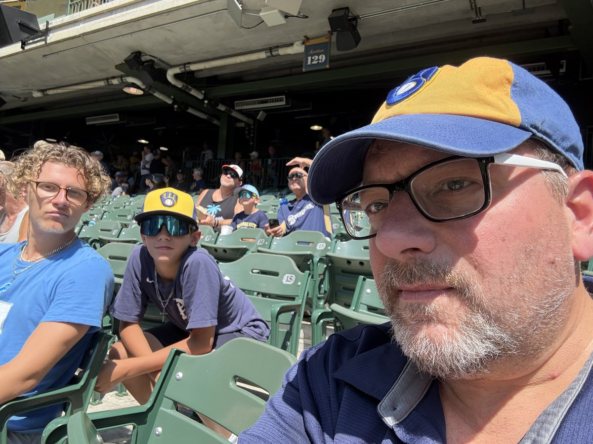 Today’s view as some Tiger fans visit the home of the Milwaukee Brewers. This ballpark is beautiful ⚾️