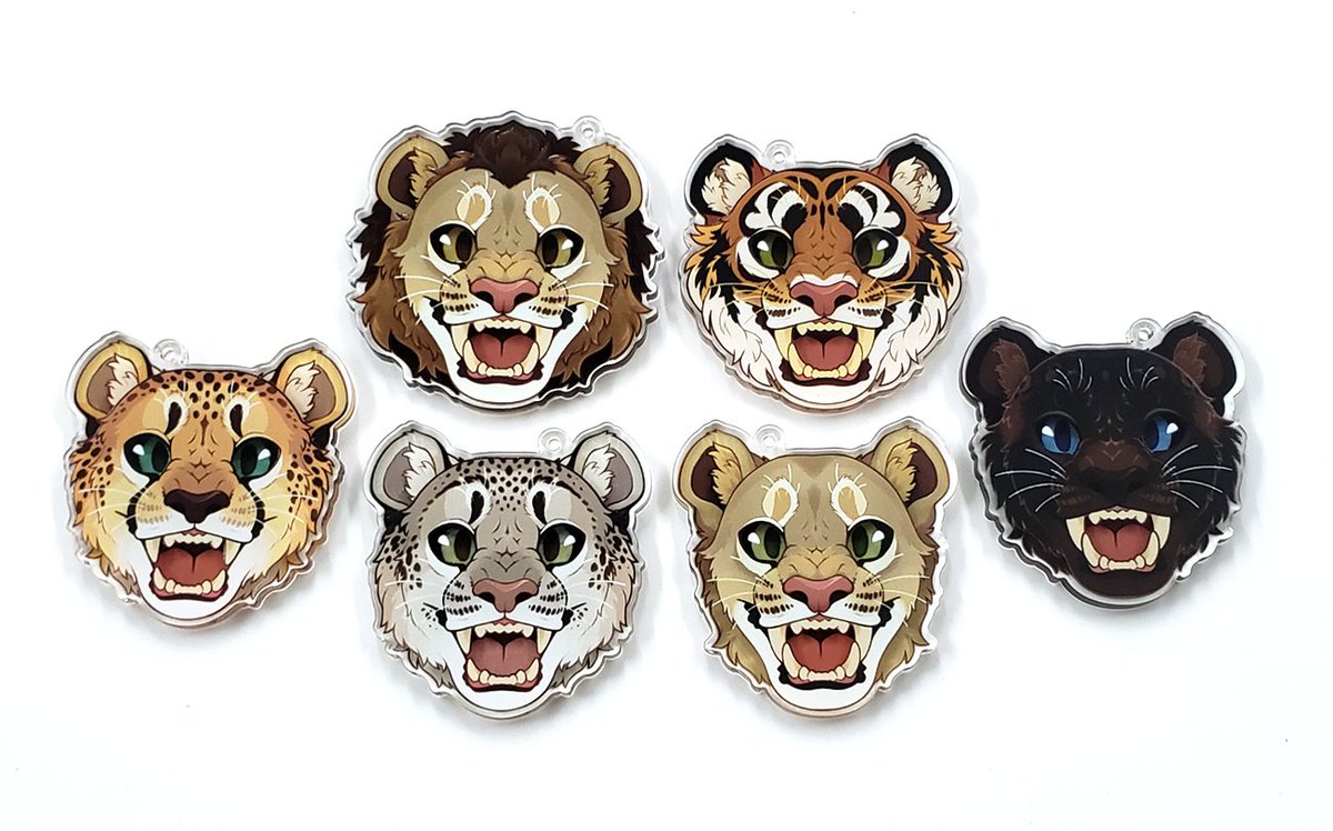 BIG CAT gang! 🦁🐯 printed for <a href="/MouthMutt/">🥚silkwurm🥚</a> !
(these are foreground printed, the eyes have a cool follow-me 3D effect ✨)