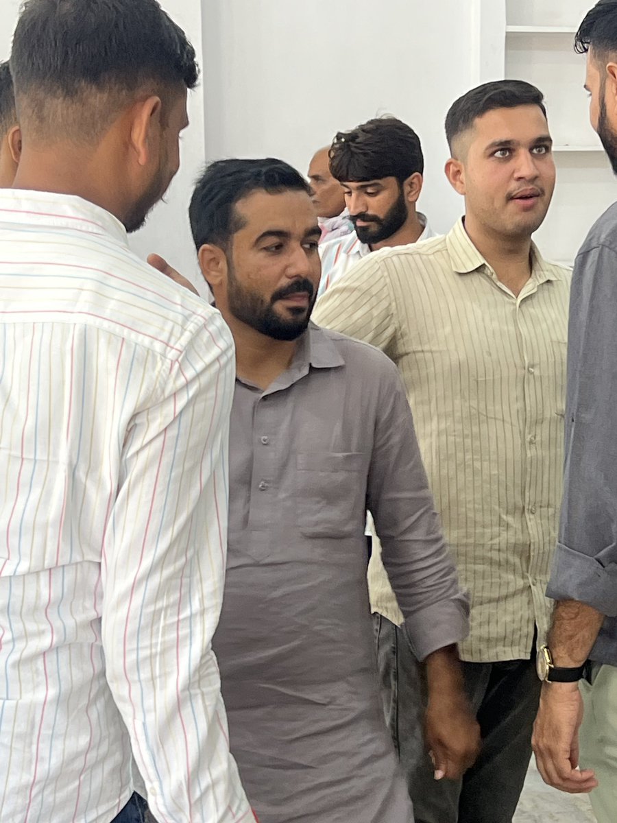 MAHIPALPOONIA's tweet image. आज बीटीआर भवन झुनझुनूँ में कॉमरेड वी एस अच्युतानंद को श्रद्धांजलि अर्पित की ।
#btr #vsachuthanandan #comrade #श्रदांजलि