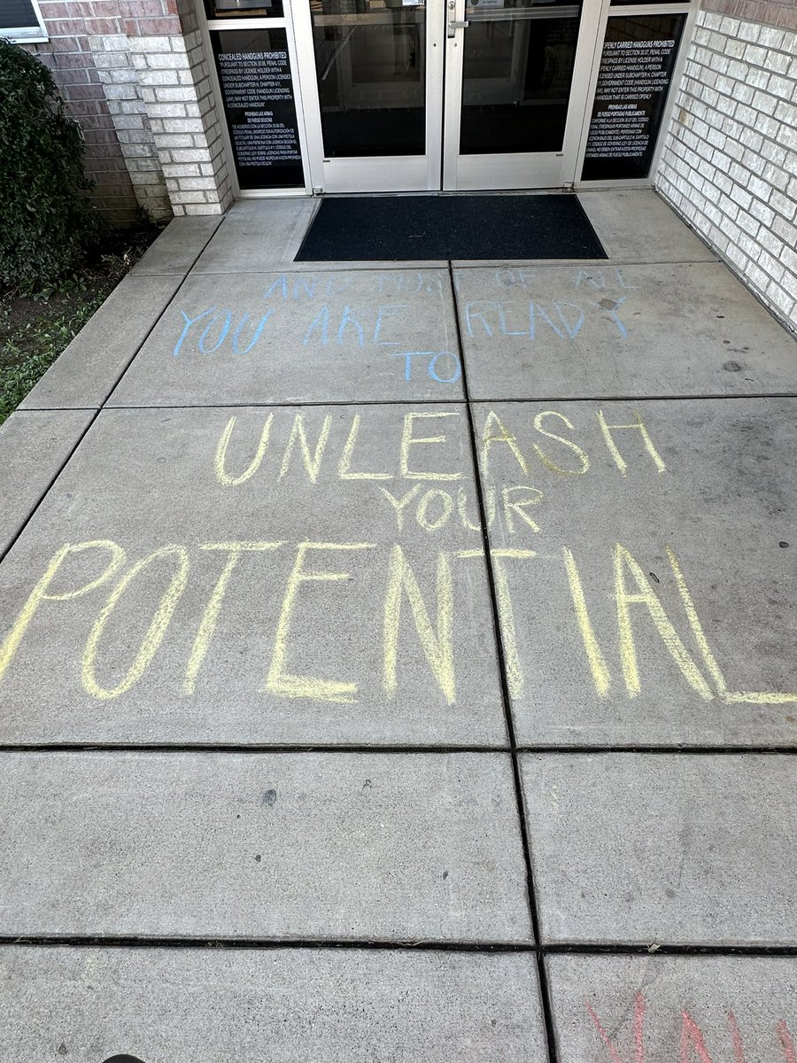 GCarrabineBryan's tweet image. What a great start to the 2025-2026 school year! #Day1 #alwaysreal #offeringMORE @BryanISD