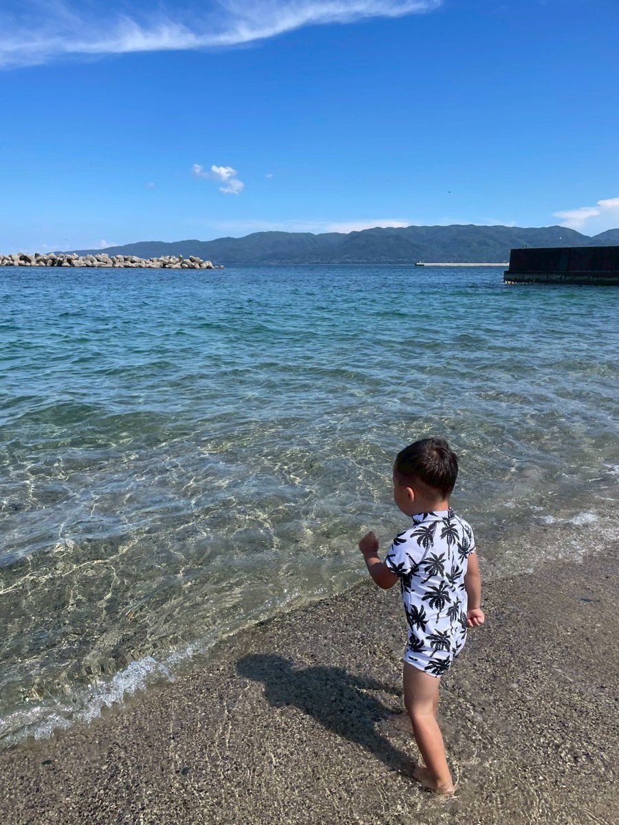 DeputyStaff's tweet photo. 1年ぶりの海🌊
姪っ子の子供(2歳)に負けずにはしゃいでやったぜ‼️

短い時間だったけど最高だった😀
#海　#佐渡 https://t.co/25jysyxh9Z
