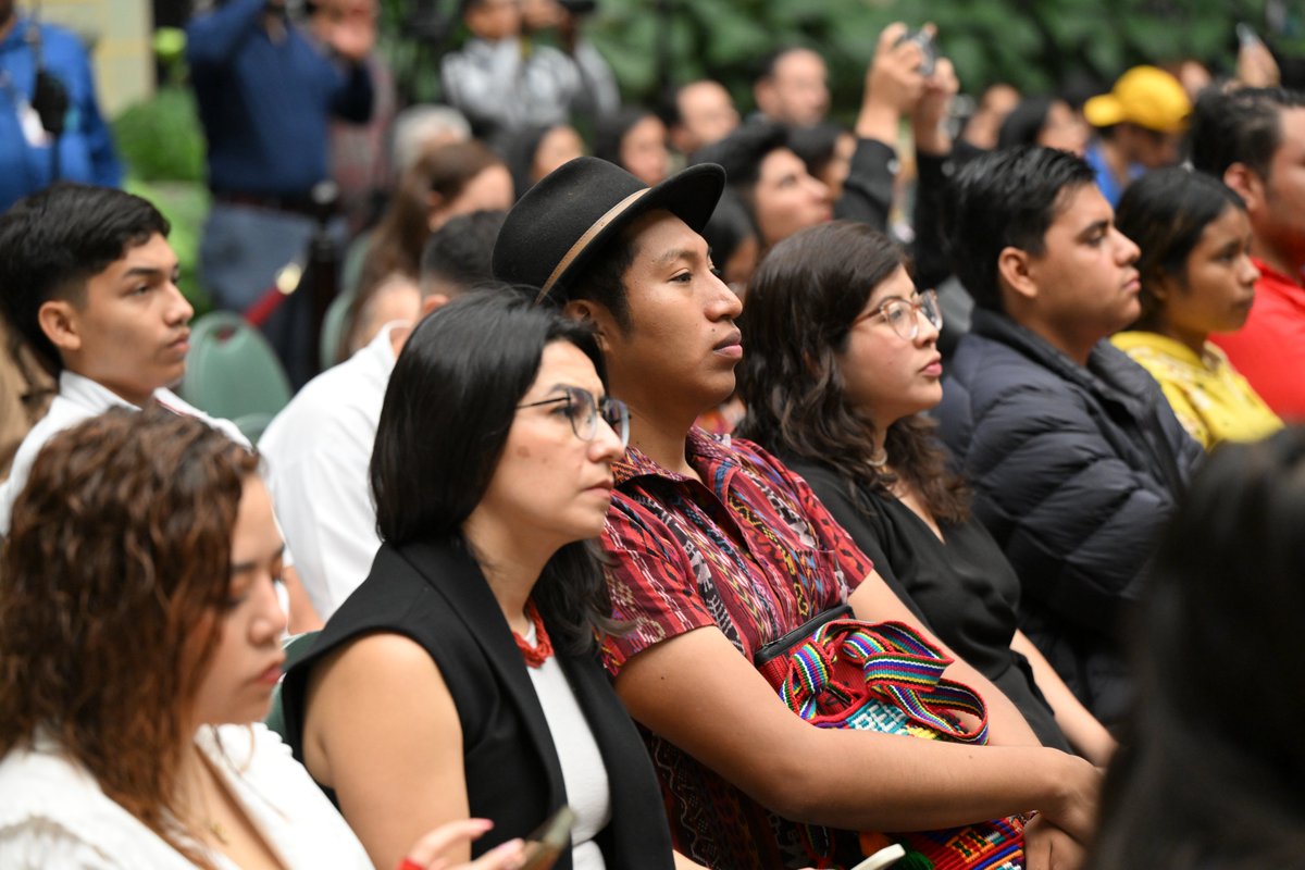 UNESCOgt's tweet photo. 🫰🏾En el marco del #DíaDeLaJuventud, el @GuatemalaGob con acompañamiento de Agencias, Fondos y Programas de @ONUGuatemala y organizaciones juveniles, lanzaron la iniciativa Red de #JuventudChispuda ⚡

Nota de prensa ⬇️
https://t.co/50mb247MKU https://t.co/nvOeUOa8rX