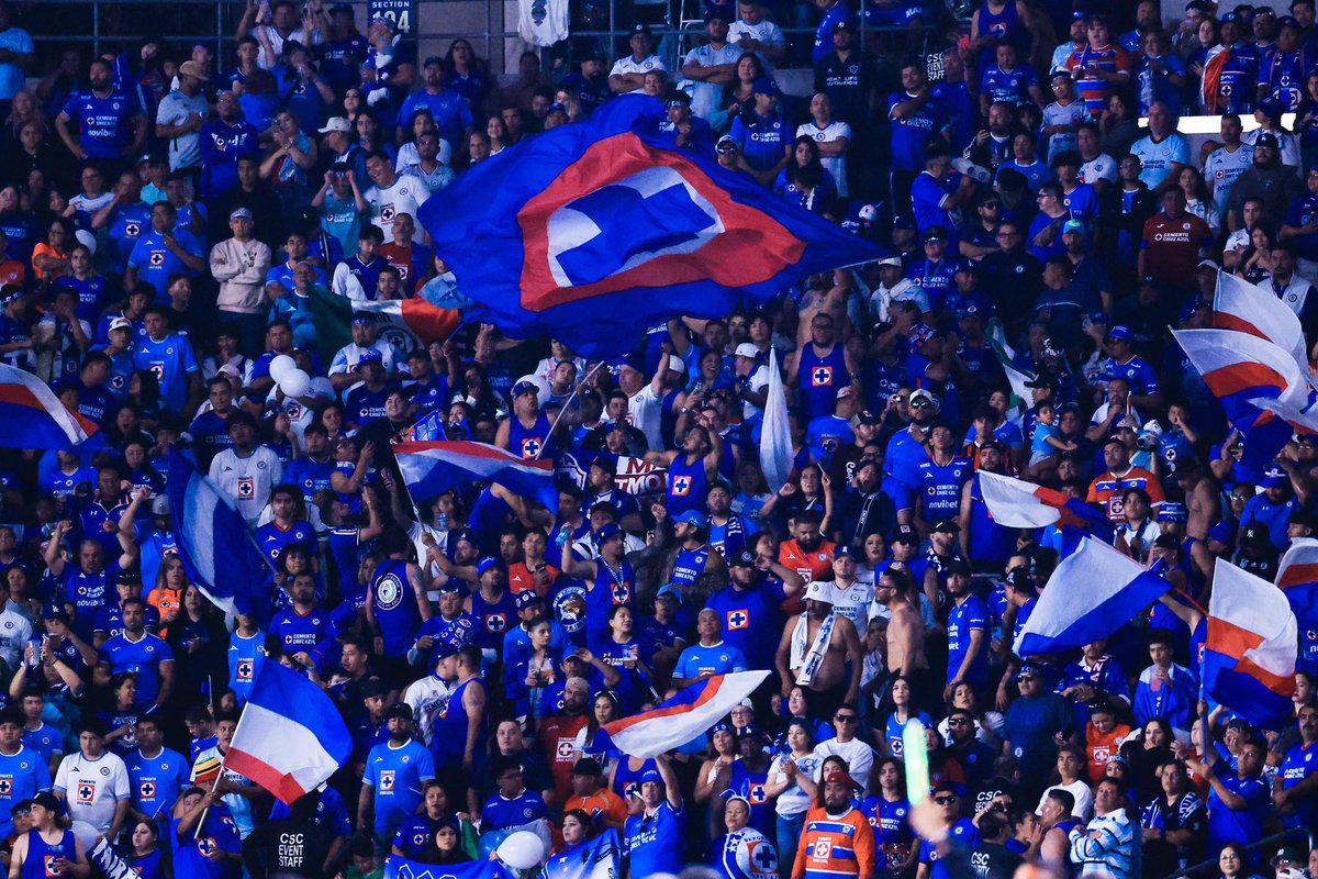 🎫 ¡TE REGALAMOS BOLETOS PARA EL 🚂 VS SANTOS 
 
1⃣ Sigue a <a href="/calientesports/">Caliente Sports</a> y a mí 
2⃣ Dale 🔁 y ❤️
3️⃣ Comenta quien ha sido el peor refuerzo histórico de Cruz Azul, utilizando el HT #MásAcciónMásDiversión 🔥 

🎫 ¡Se regalará un pase doble 📲